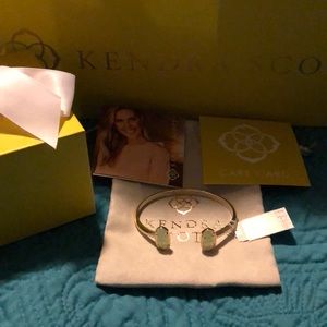 NWT Kendra Scott Elton Gold Cuff In Chalcedony